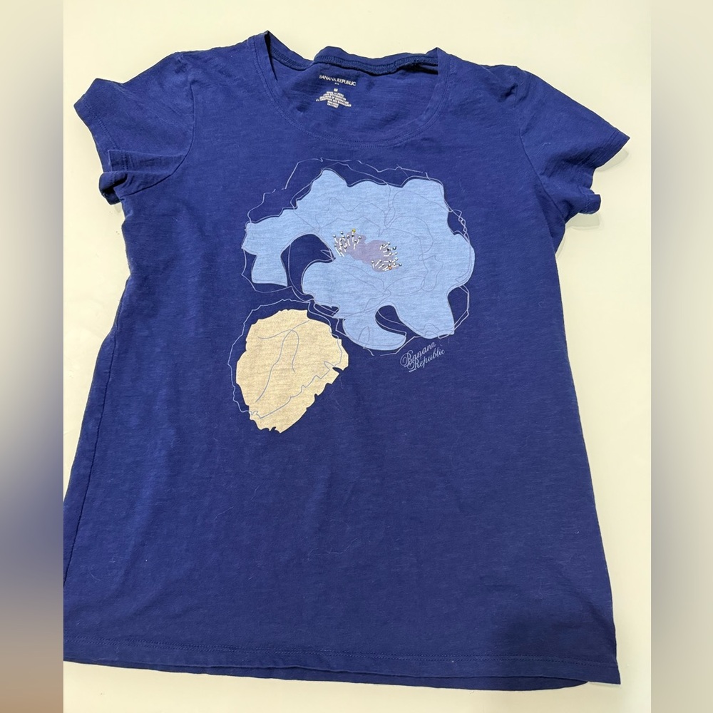 Blue Banana Republic Graphic‎ T-Shirt